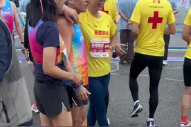 我靠130兔子穿拖鞋！！！#马拉松 #天津 #武清半马视频封面