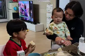 跨国婚姻真的就是各种不同我爱吃面食他一口不吃，今天就做，他竟然大口吃起来，天啊让我情何以堪#日常vlog #海外生活 #中韩家庭视频封面