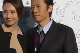 袁泉夏雨爱的守护，女儿画未来，爱的延续，三口之家的温馨画卷！视频封面