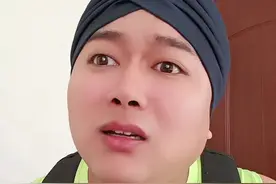 全世界最大，最新，最有战斗力，并且自带电磁弹射的，076两栖登陆舰四川舰下水服役，厉害了我的国！#中国 #076两栖攻击舰有多大 #076 #四川舰 #厉害了我的国视频封面