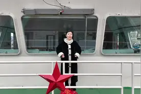 三峡五级船闸检修，被堵在三峡库区了～要住满月的节奏～视频封面