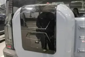 捷途旅行者备胎拆卸