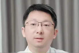 别再忽视！睡眠中腿抽筋背后的多种原因 夜间正酣睡，腿却突然抽筋，疼得人瞬间清醒！这到底咋回事？#晚上睡觉腿抽筋怎么解决 #腿抽筋 #睡眠 #睡觉睡到腿抽筋怎么办 #医学科普