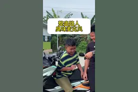 整蛊路人之臭味麦克风#抽象 #搞笑 #外国人 #fyp视频封面