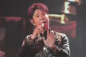 谁懂《说书人》的含金量！尘世里万千的荣光，总有述不完的衷肠～ #小沈阳#说书人#小沈阳演唱会#小沈阳大庆演唱会视频封面