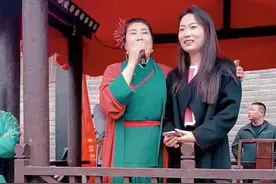 开封万岁山武侠城王婆说媒#开封王婆为何火了 #周边游 #开封旅游攻略 #旅行推荐官 #抛绣球招婿
