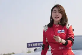 当专业的赛车手遇见“高性能的小米su7”到底会发生什么想不到的事情？#抖音汽车人共创计划 #赛车手张岩帅起来 #小米su7 @抖音汽车视频封面