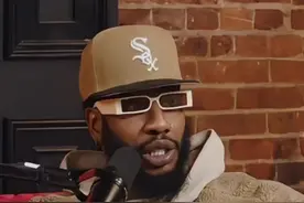 香波特再叙新秀赛季防守科比 “前三节我真觉得可以防住科比，到了第四节他过来夸了夸我，然后才展现真实的科比，还戏耍了我们”#科比 2024.11.26视频封面