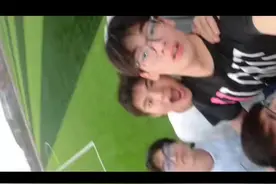 高中生涯要结束了 #高中毕业 是的，高中生涯即将结束，这是一个充满回忆和成长的阶段。无论你即将迎来高考、毕业典礼，还是准备进入人生的下一个阶段，这都是一个值得纪念的时刻。以下是一些建议，帮助你更好地度过这个阶段： 珍惜当下：和同学、老师多交流，留下美好的回忆。拍一些照片，写一些日记，记录这段时光。 为未来做准备：如果即将参加高考，保持平稳的心态，合理安排复习时间。如果已经确定了未来的方向，可以提前了解大学或职业的相关信息。 感恩与告别：向帮助过你的老师、同学表达感谢，告别时不要留下遗憾。 规划未来：高中结束意味着新的开始，无论是进入大学、职业学校还是直接进入社会，都需要提前规划，设定目标。 保持积极心态：无论结果如何，高中只是人生的一部分。未来的路还很长，保持乐观和自信，勇敢面对挑战。 高中生涯的结束是人生中的一个重要节点，但也是新篇章的开始。祝你顺利度过这段时光，迎接更美好的未来！#高考不是终点视频封面