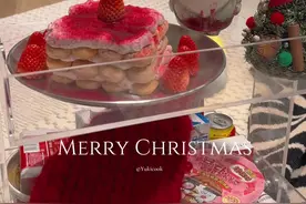 圣诞宅家仪式感🎄草莓提拉米苏🍓巨简单！！ #圣诞快乐 #圣诞氛围拉满的蛋糕 #圣诞节的仪式感 #草莓蛋糕 #赛波斯地毯