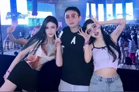 王思聪新女友颜值超群 #王思聪 #震惊 #网红 #懒懒 #黄一鸣视频封面