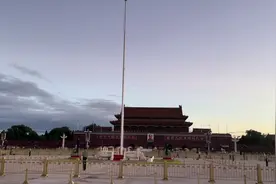 排队八小时，观看十分钟，震撼人心呢！视频封面