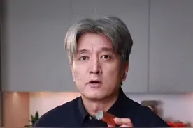 红酒怎么开？ 断塞尴尬？一分钟学会三种开瓶器用法，99%的红酒都能轻松打开。#微醺 #红酒 #开瓶器视频封面