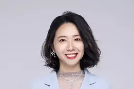 震撼一跳的后续来了！英雄小哥跳下时的两个心理动作更让人肃然起敬#跳河救人外卖员获嘉奖 #跳桥救人外卖小哥到医院检查 #新闻姐 @抖音短视频