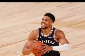 正主玩梗最为致命？让我们把世界调成静音，一起聆听客场球迷为字母哥倒数的声音！咱就说，字母哥这罚球前摇，一摇就是4年？#NBA名梗盘点 #官方盘梗最为致命  #字母哥罚球倒计时