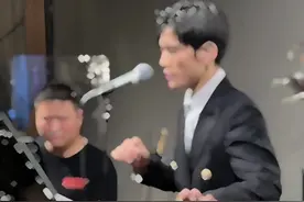 为什么先说爱的人往往先离开？ #音乐现场 #情感共鸣