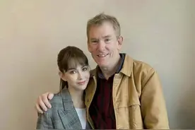 #周杰伦 #昆凌 #抖音大明星 #图片来源于网络  昆凌在爸爸眼里依然是一个小女孩👧视频封面