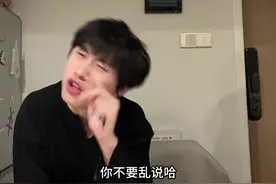 当你有个暗恋你的同桌 #内容过于真实 #四川方言 #学生时代 #恋爱脑 #剧情