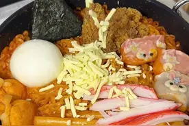 自制巨无霸马克定食，还泡了梅子酒和菠萝酒，等到夏天就可以开喝了#马克定食#宵夜#浸泡酒#青梅酒#泡菠萝酒