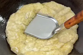 再给大家出个红薯粑粑的详细教程，这下你们会了吧？#红薯粉粑粑 #农村美食视频封面