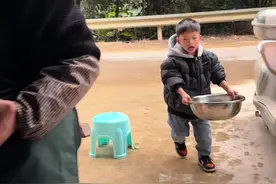 在农村准备过年的时候每家每户都炸扣肉，这道传统的美食，总是能唤起我们对家的思念，都承载着家的温暖与团圆的期盼。#三农 #农村 #记录真实生活 #大山里的生活 #乡村生活视频封面