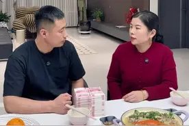 无意中听到强哥遇到了困难，不知道他心里藏了多少事情从来不说，一个人背负了很多压力，我觉得这样一个善良又温暖的人，不应该吃那么多生活的苦，我希望看到那个阳光积极的强哥，一个遇到什么事情乐观的强哥～ #记录真实生活 #日常vlog #男保姆 #焕焕快乐生活