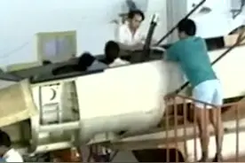 “我们一定要有很好的飞机！”当年他们穿着破背心造歼-10 视频封面