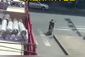 大货车盲区 路上一定要远离大货车视野盲区#每天一个用车知识 #大货车盲区 #行车安全 #行车安全知识视频封面