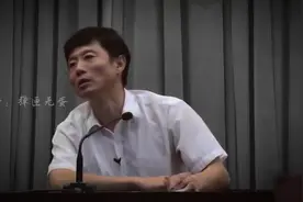 凡是放弃自我的，实际上就等于失去自我，盲目崇拜别人的