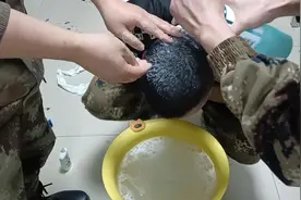 剪完头发  当然要洗头拉 泰式洗头#征兵季 #又是一年入伍季