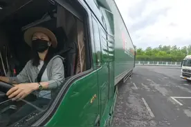 女司机倒车动作要快，姿势要帅#半挂倒车 #张树琼视频封面