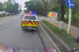 严查4米2，靠边停车、敬礼、拿证件、开门看货，扣证件去过磅视频封面