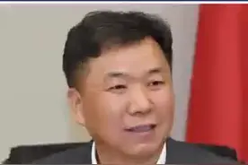 4月12号，国家税务总局江苏省税务局党委书记、局长汤志水将走进《政风热线·我来帮你问厅长》全媒体直播节目。视频封面