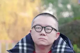 你不问，他不说，是距离；你问了，他不说，是隔阂；你问了，他说了，是信任；你不问，他便说，是依赖。#情感 #涂磊情感课堂 #隔阂 