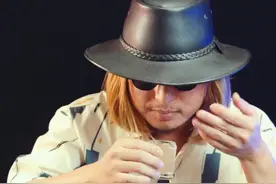 雄蚕蛾精华酒，泡了一星期尝尝怎么样。
#抖音美食推荐官#美食测评 #黑暗料理 @DOU+小助手