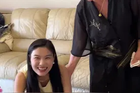 女儿周岁，婆婆给五千元后还要再买金锁，儿子儿媳劝着不让买，最后婆婆的话让儿媳感动