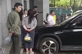 在自己的小区，车子都不能正常通行#怀化最牛逼的物业视频封面