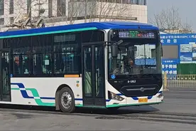 第一集｜有驾驶员一天要停60次，济南公交车为啥右转要“停一停”？#济南公交视频封面
