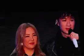 圆梦啦！卫兰来广州开演唱会啦！ 是青春里的声音，超级好听！！幸福了！#烟火广州视频封面