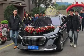 枣庄本地婚礼习俗，新娘出门四个兄弟扶车送亲#这就是枣庄 #枣庄正能量 #农村接亲风俗 #结婚视频封面