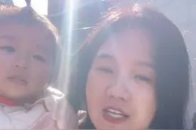 奶奶亲戚结婚  别人都随1000块钱份子   奶奶让俺家随4000  说俺家孩子多  按人头算   这个份子到底怎么随呢#我的乡村生活 #村里那些事 #真实还原视频封面