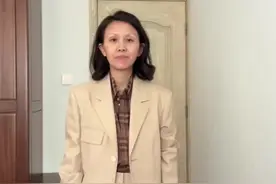 42岁外企理级｜带儿子上课的日常～ 6岁儿子帮忙化妆 #普通人化妆之后的样子 #80后老阿姨 #换头了换头了 #原相机拍摄 #同一件衣服化妆前后视频封面
