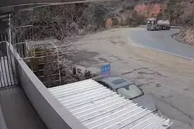 云南320国道杨老哨急弯，事故频发，走这段路一定不能占道视频封面