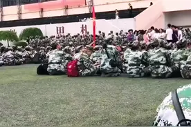 军训趣事#校园生活 #军事训练 #学生时代 #最难忘的瞬间视频封面