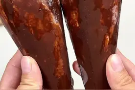 没有模具 只要一个塑料袋就能做的巧克力脆皮冰激凌 #巧克力脆皮冰淇淋 #自制雪糕 #在家自制冰淇淋教程视频封面