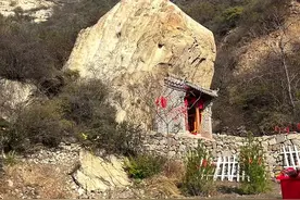 一块巨石上发现一个狐仙洞，里面有雕像和石桌，从记载来看是大清同治年间所开凿，位于山西清徐县疙瘩村。#石窟 #古建筑 #发现