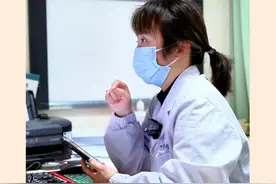 EGFR 20ins 突变靶向药一个月多少钱？ #肺癌 #医保报销 #董晓荣 #门诊故事 #医疗健康训练营视频封面