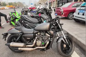 QJ闪300风格化改装 摩托买来不改，不如推下大海视频封面