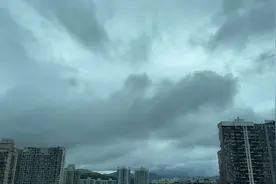 一天了，大量的云一直在快速的往风眼方向移动