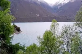 凌晨四点梦醒了；梦见回到了父亲小时候的家视频封面